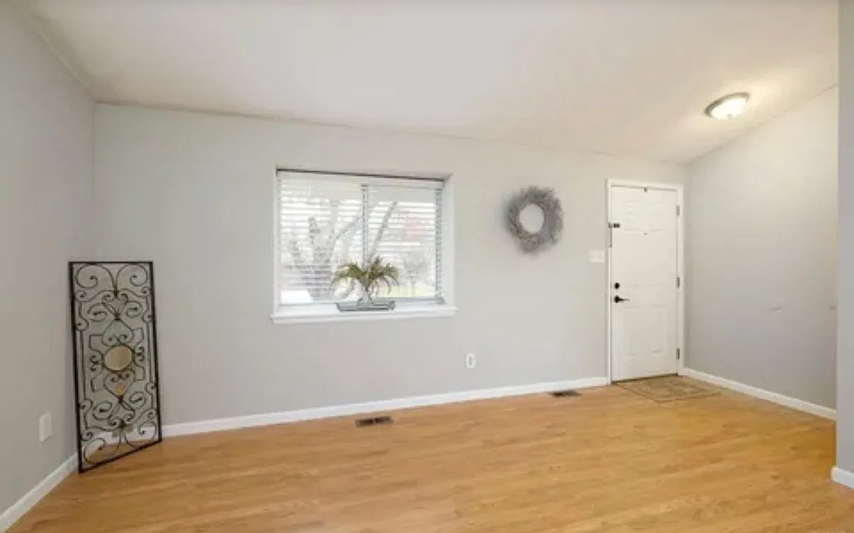 Two-story Single family home with 4-bedroom, 3-bath, 2 Car Garage family friendly neighborhood. — Photo 2