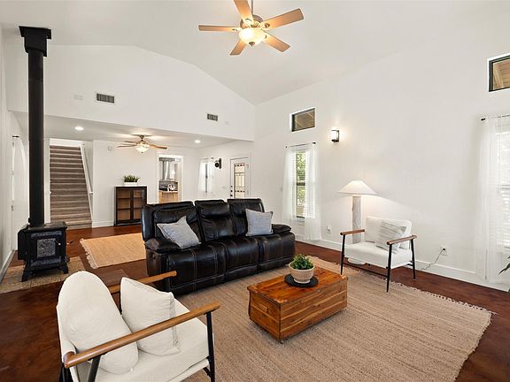 4th image of 5605 McCarty Ln