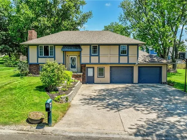 605 Benjamin Ave, Gower, MO 64454