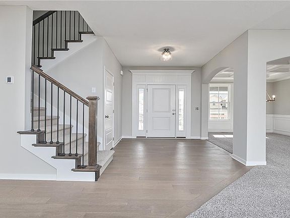 5th image of 6122 Lewis Dr