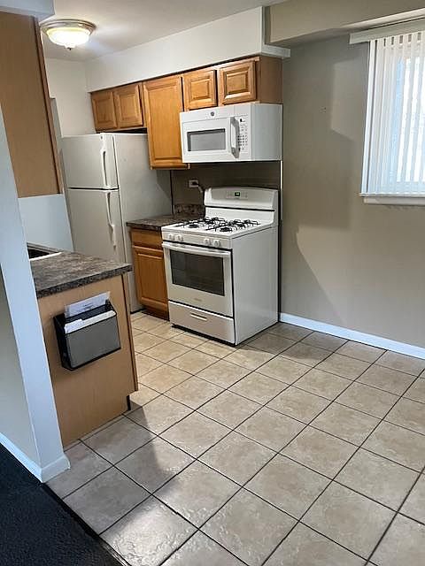 1st image of 1835 W Hatherleigh Ct
