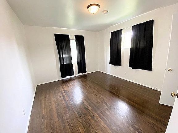 5th image of 11678 Magnolia Blvd