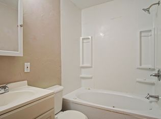 1717 Symphony Ln, Midwest City, OK 73130
