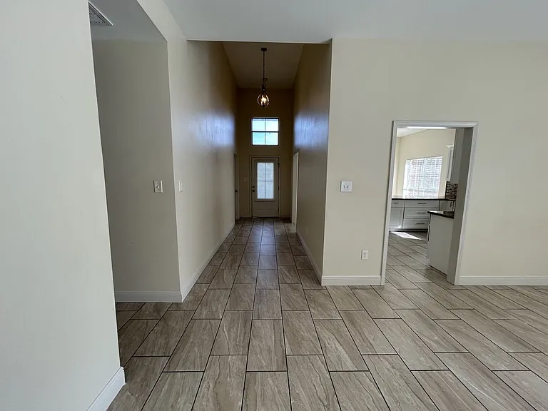 23983 Terrace Ave — Photo 10