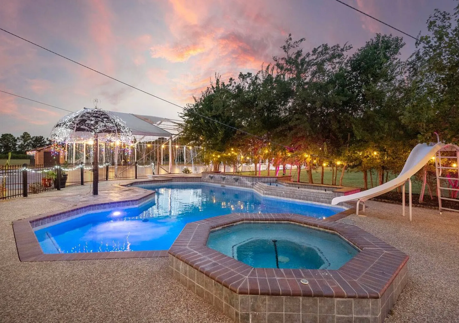 Private Mansion Retreat Basketball Court and More — Photo 3