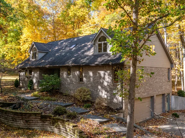 101 Acorn Dr, Greencastle, IN 46135