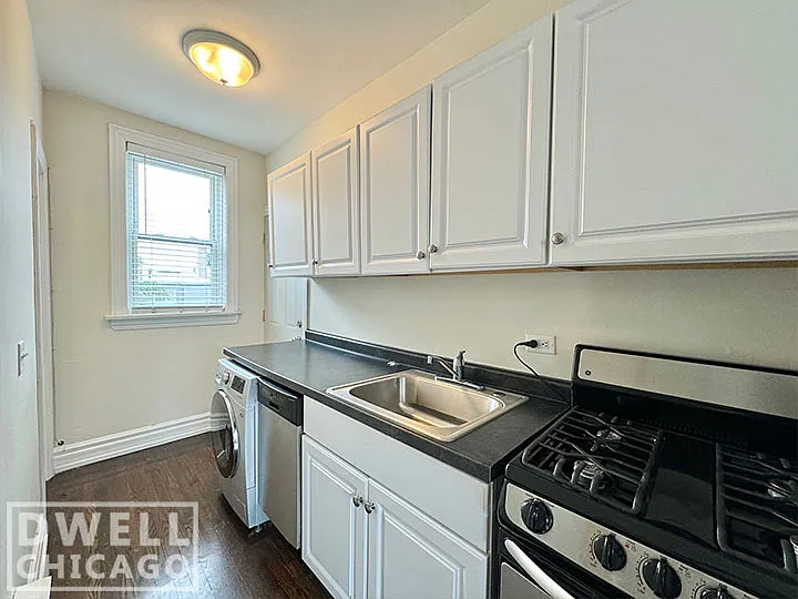 644 W Roscoe St #1N — Photo 7