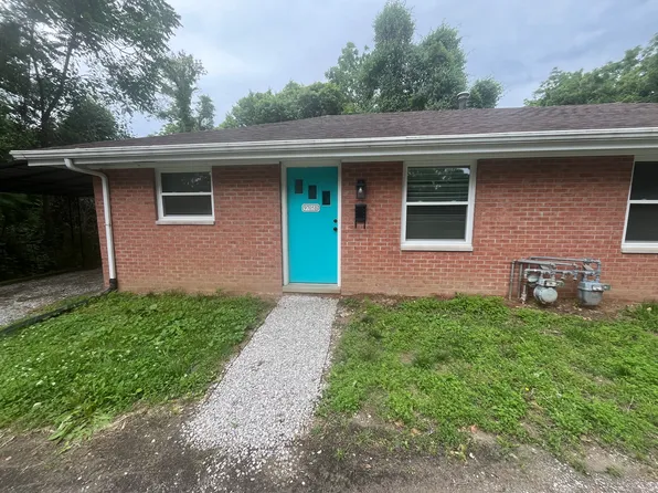 9705 Raymond Dr #B, Belleville, IL 62223