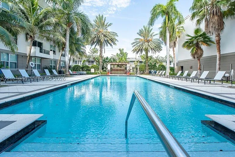 1 bed, 1.0 bath, 756 sqft, $2,390 — Photo 2