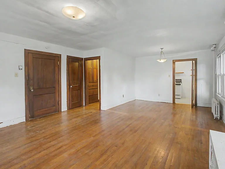 407 W Green St #2 — Photo 6