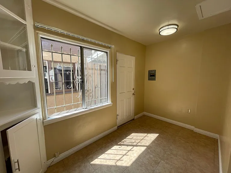 736 Marine St — Photo 5