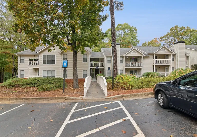 Wood Pointe Apartment Homes — Photo 30