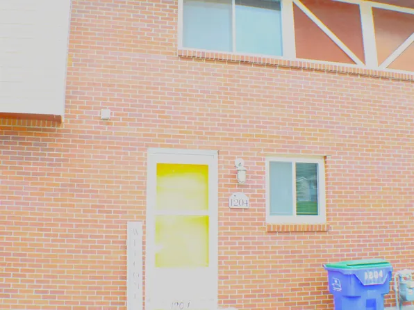 1204 E 16th St, Crete, NE 68333