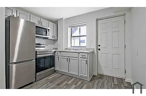882 Fox St NW Photo 1