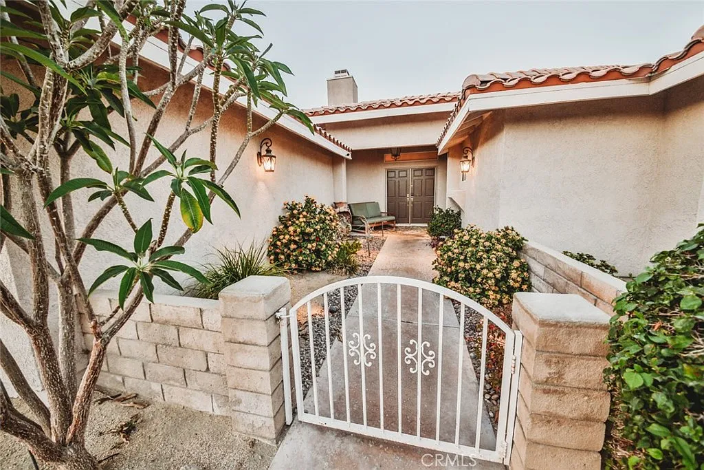 3 bed, 2.5 bath, 2071 sqft, $3,950 — Photo 4