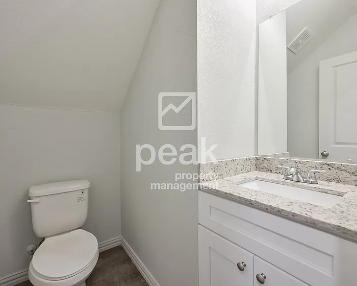 2034 Brookes St — Photo 9