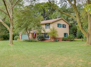 S12W31776 Glacier Pass, Delafield, WI 53018