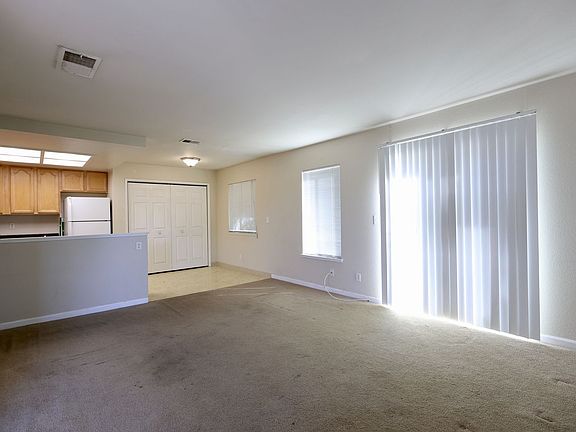 4th image of 208 Grant Ave APT C4
