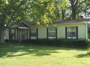 116 Fig Rd, Flora, IL 62839