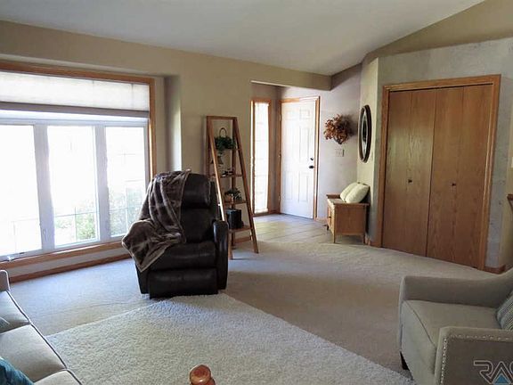 3rd image of 5405 S Lewis Ave