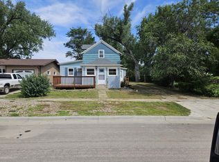 307 W Oak St, Philip, SD 57567