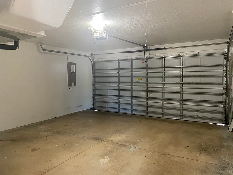 4492 Adelaide Ave — Photo 3