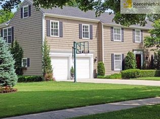 6517 Sagamore Rd, Mission Hills, KS 66208