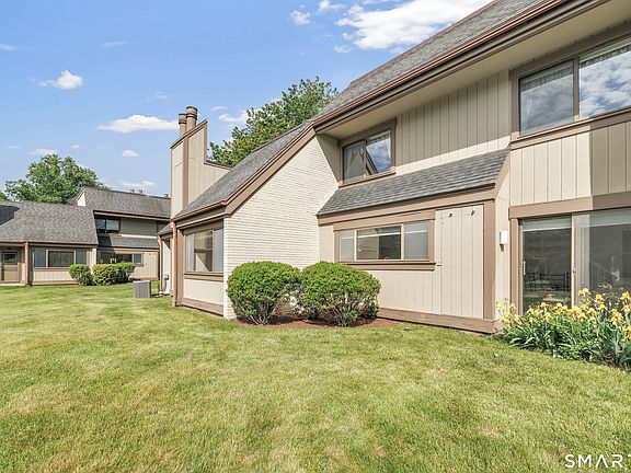 5th image of 85 Viscount Drive #2E