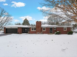 11 Lillian Ln, Yorkville, IL 60560