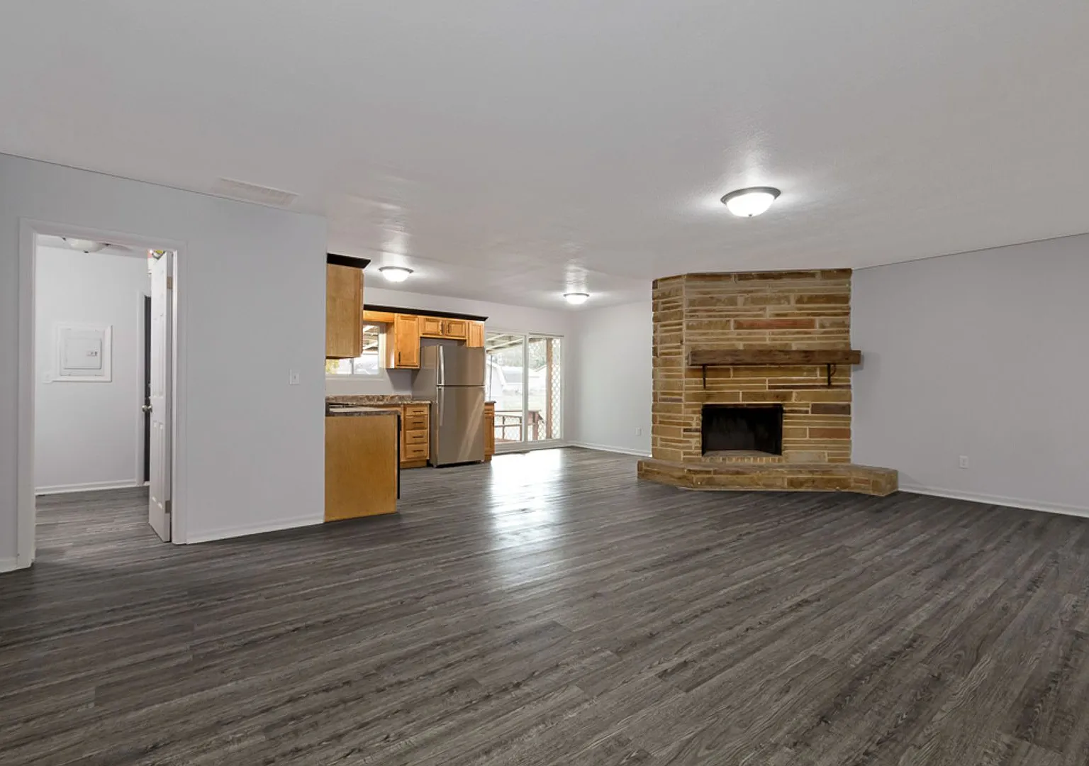 Single Story Home 3BR, 1.5BA equipped with massive workshop space! - 3427 30th St NE — Photo 3