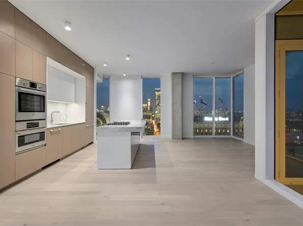 313 W 17th St #2105, Austin, TX 78701