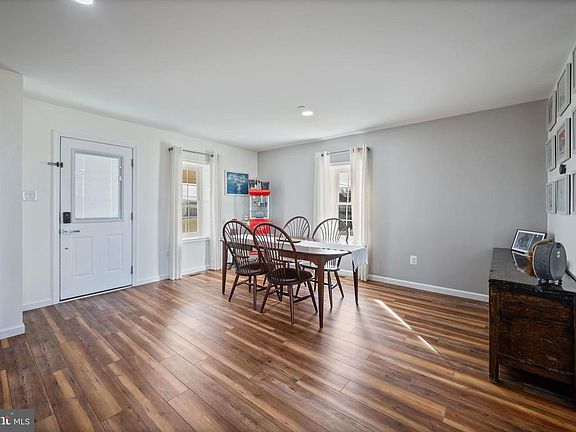 4th image of 118 S Clear Ridge Rd