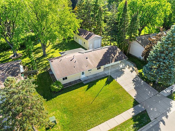 2nd image of 1086 Lowell Dr