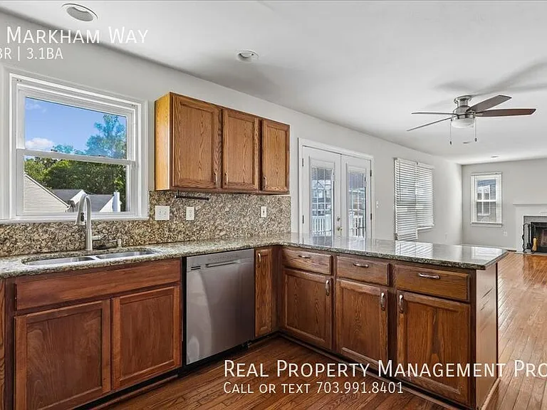 4 Markham Way — Photo 15