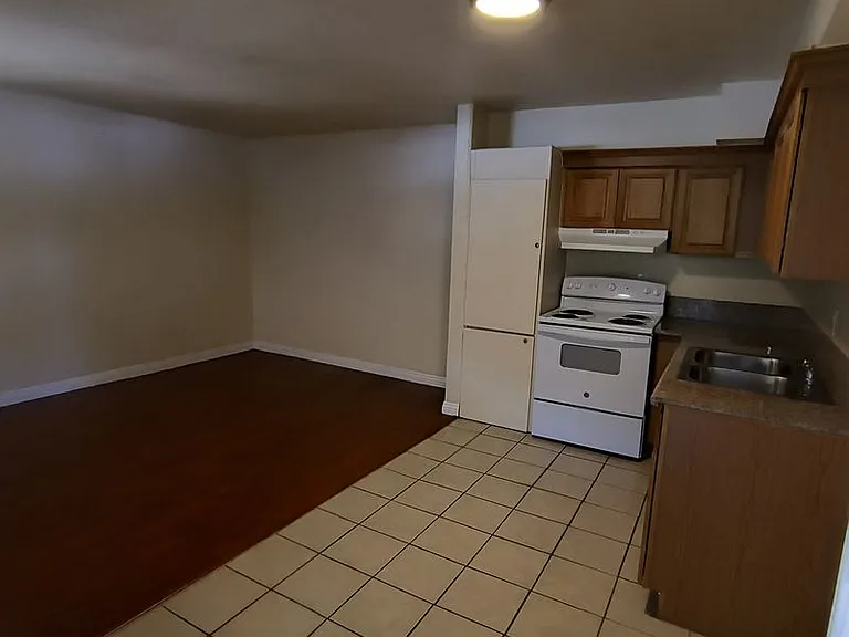 Ramona Garden Apartments — Photo 5