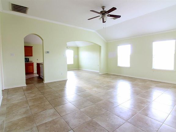 4th image of 6819 Wide Creek Dr