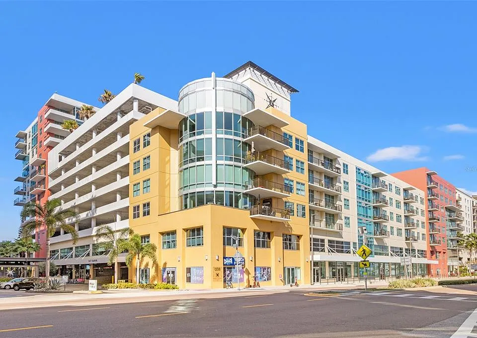 1208 E Kennedy Blvd #1121