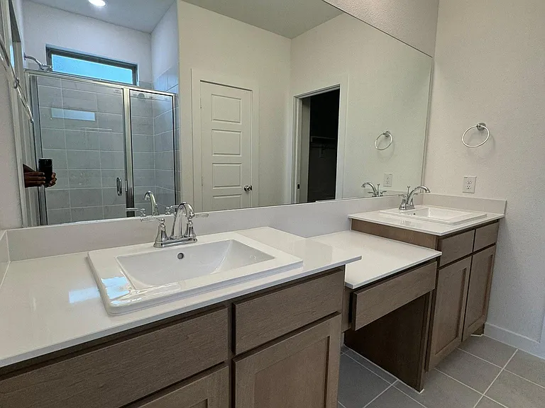 2817 Foxwood St — Photo 13