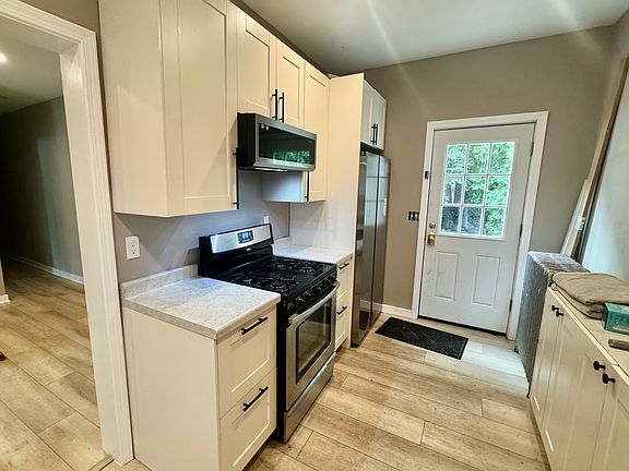 3rd image of 1871 N Warren Ave Unit A