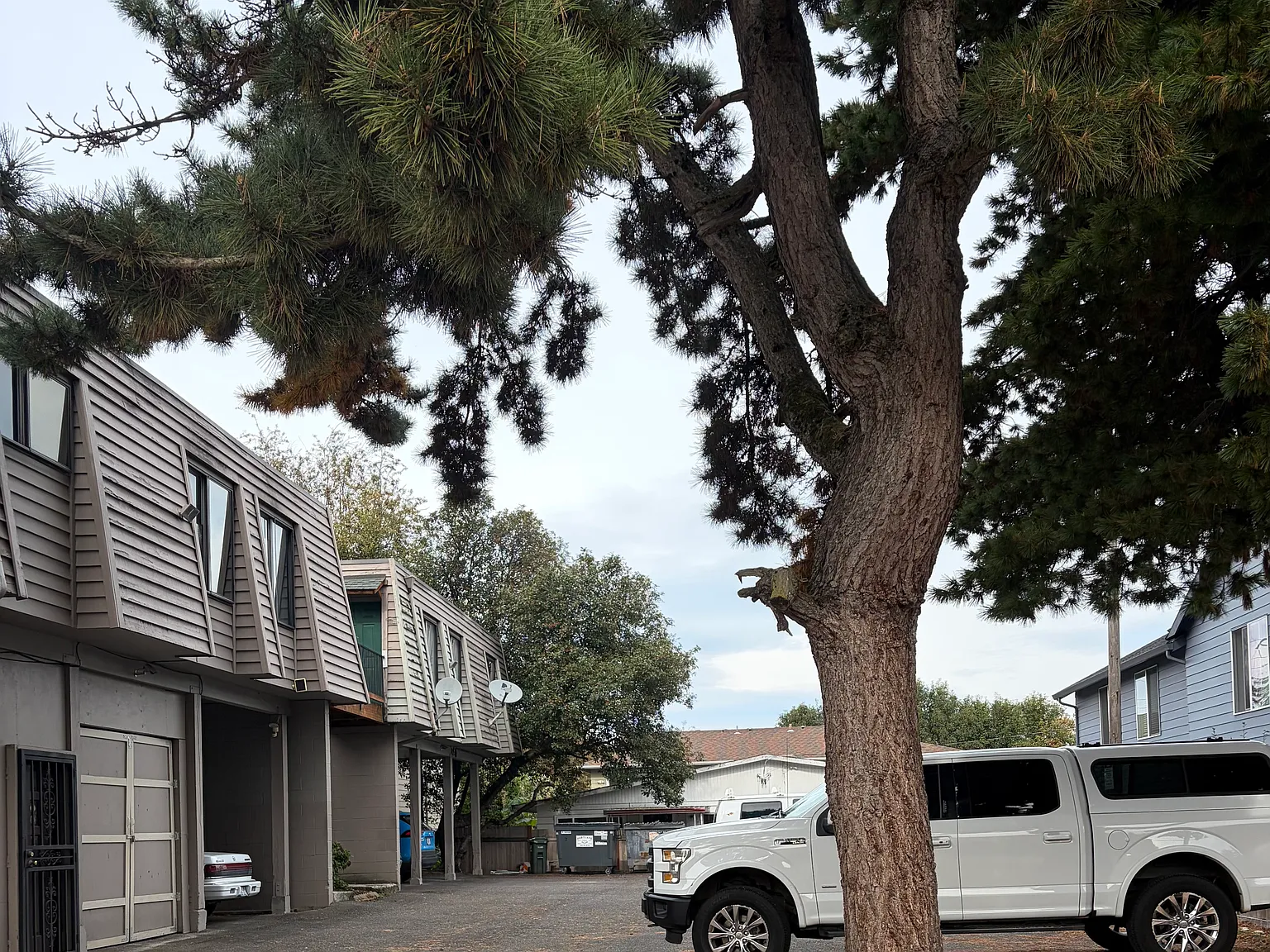 5344 SE 17th Ave — Photo 1