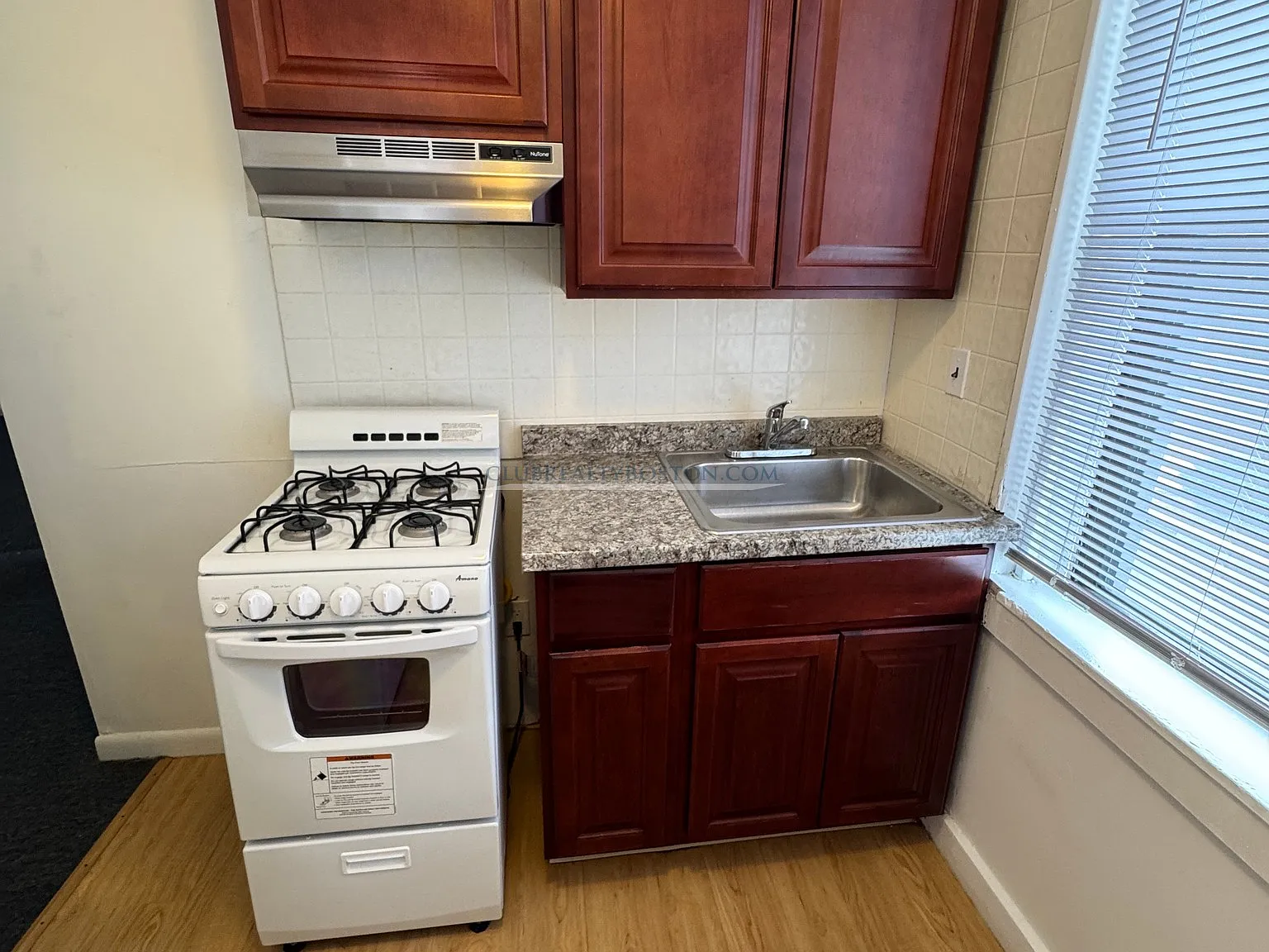 1 bed, 1.0 bath, $1,900 — Photo 3