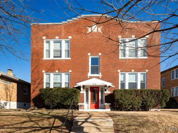 1030 Commodore Dr, Saint Louis, MO 63117