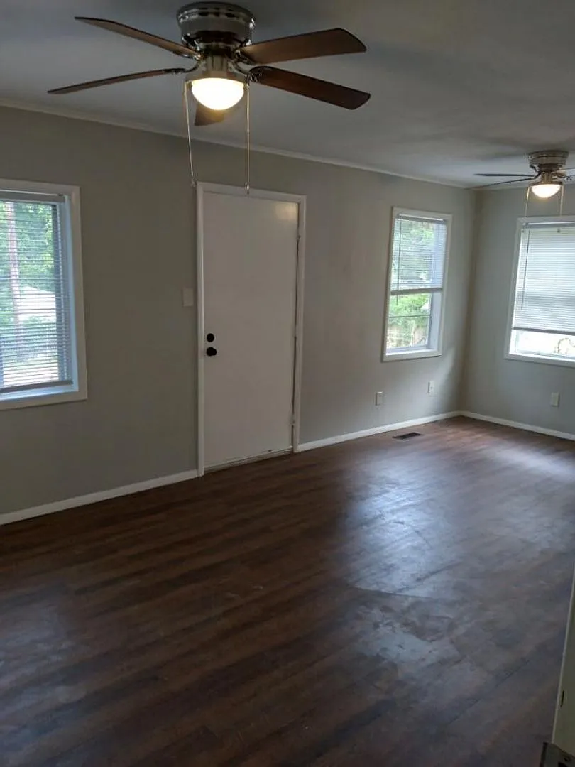 Renovated 3 Bedroom Park Hill Home — Photo 2