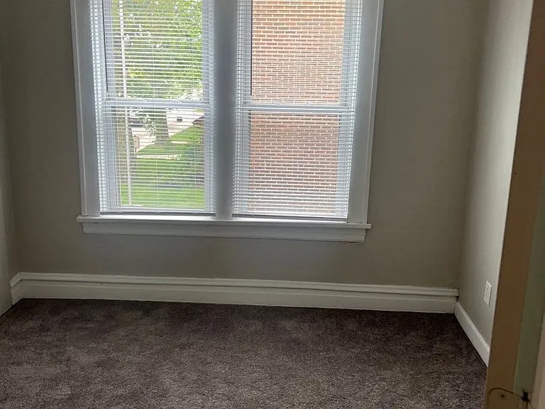 225 Center St — Photo 13