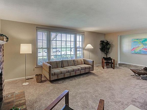 3rd image of 4650 Renwood Dr
