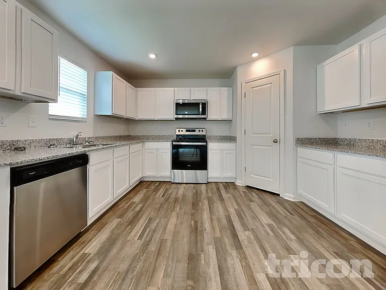 210 Coventry Ct — Photo 7