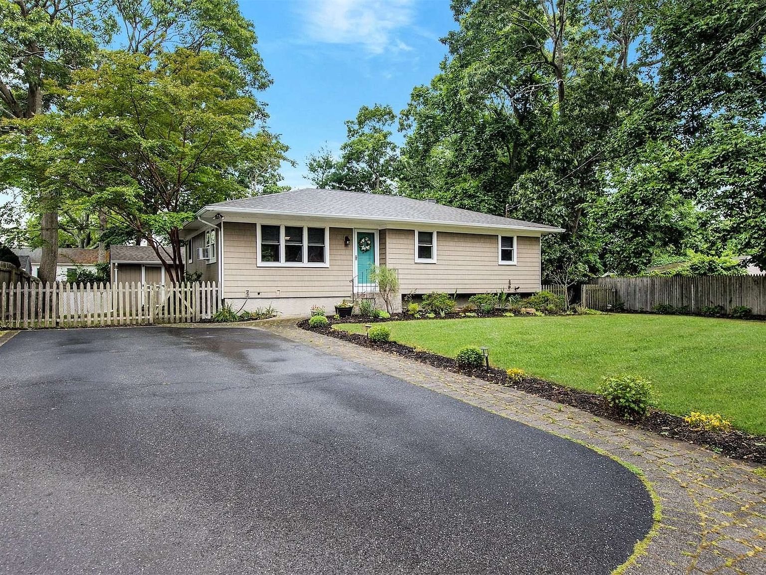 18 Paris Street, East Patchogue, NY 11772 Zillow