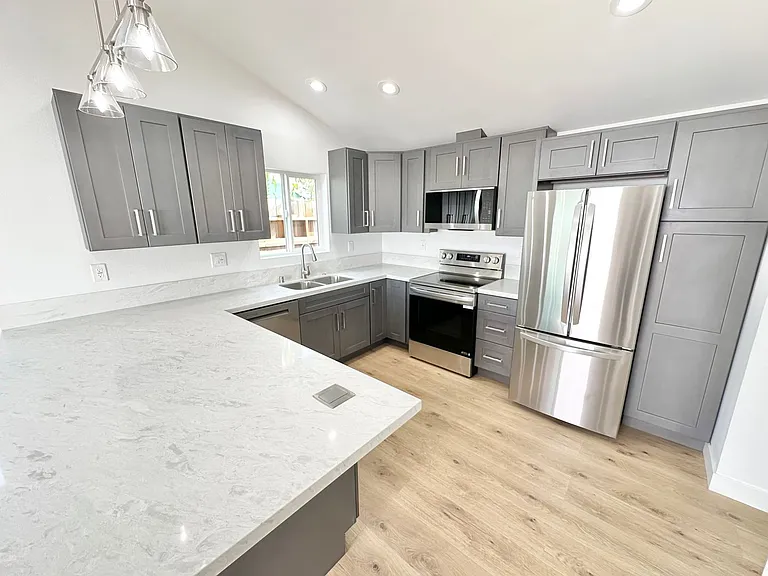 11565 Wasco Rd — Photo 3