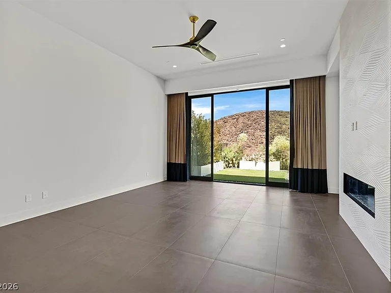 692 Scenic Cliff Dr — Photo 21
