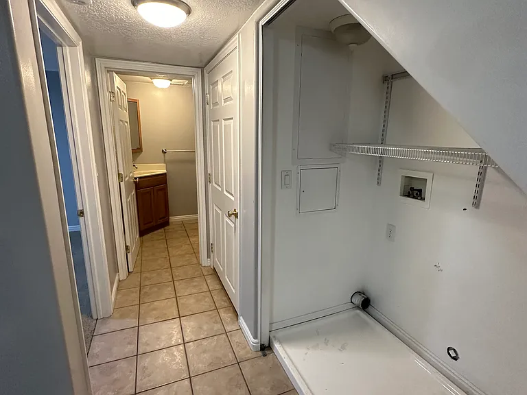 1809 E 4500 S — Photo 22